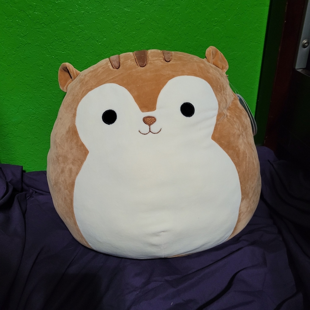 Sawyer the chipmunk squishmellow